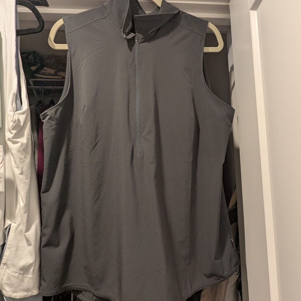 Eddie Bauer Black Short Sleeveless Tee